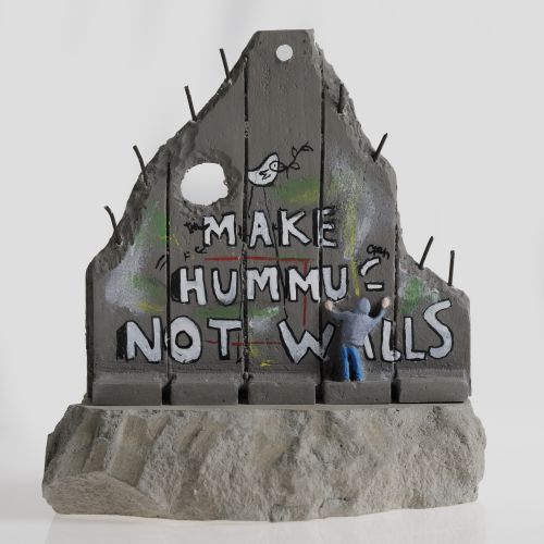 BANKSY, "Make Hummus not Walls", 2017 , Escultura en resina