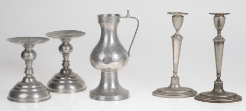 Pareja de candeleros helicoidales de metal plateado