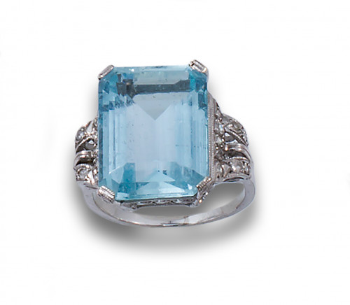 SORTIJA AÑOS 40, DE AGUAMARINA Y BRILLANTES, PLATINO
