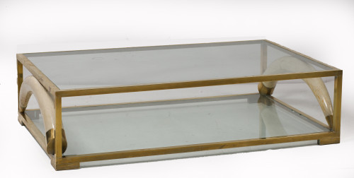 Mesa de café de latón dorado, España, años 70. 