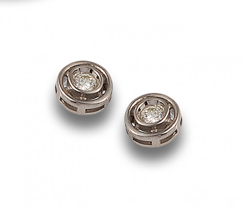 PENDIENTES CHATONES DE BRILLANTES