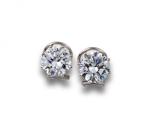 PENDIENTES DORMILONAS DE BRILLANTES, PESO TOTAL 6.30 CT, OR