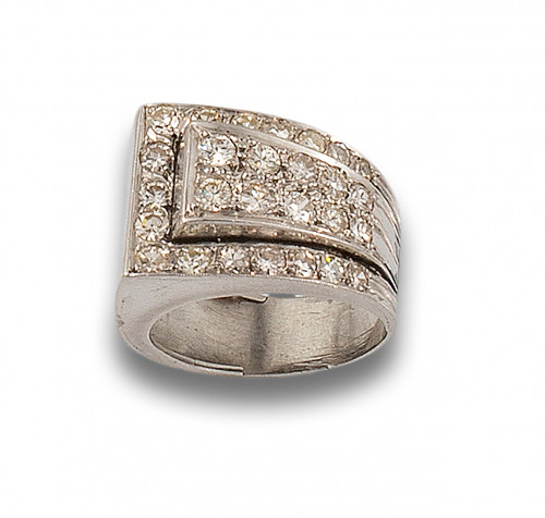 SORTIJA CHEVALIER DE DIAMANTES Y PLATINO