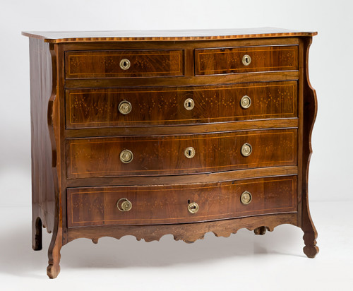 Cómoda mallorquina con marquetería s.XIX