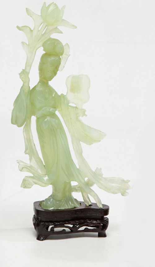 Figura de geisha en jade verde