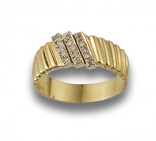 SORTIJA DE ORO AMARILLO Y BRILLANTES
