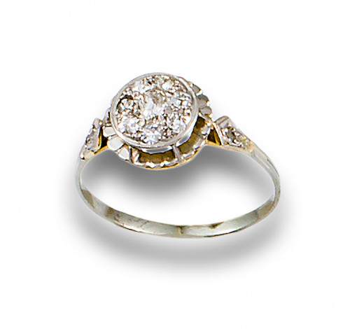 SORTIJA ROSEÓN CIRCA 1920, DE DIAMANTES, PLATINO, ORO AMARI