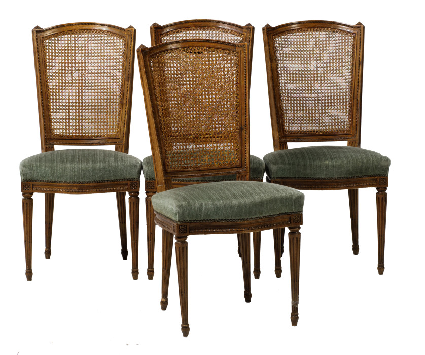 Cuatro-sillas-de-estilo-Luis-XVI-S.-XX
