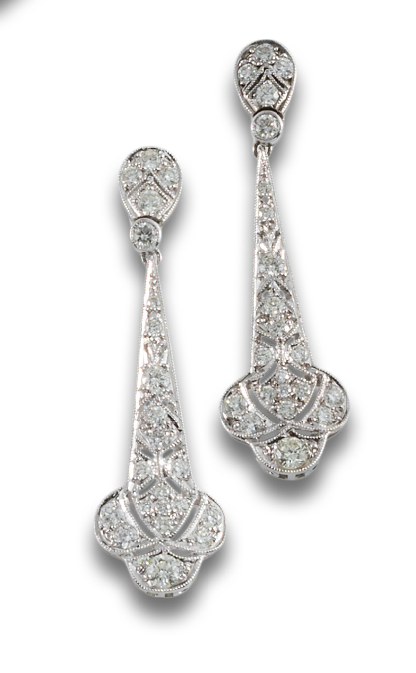 PENDIENTES-LARGOS-ESTILO-ART-DECO-DE-DIAMANTES-Y-PLATINO-6