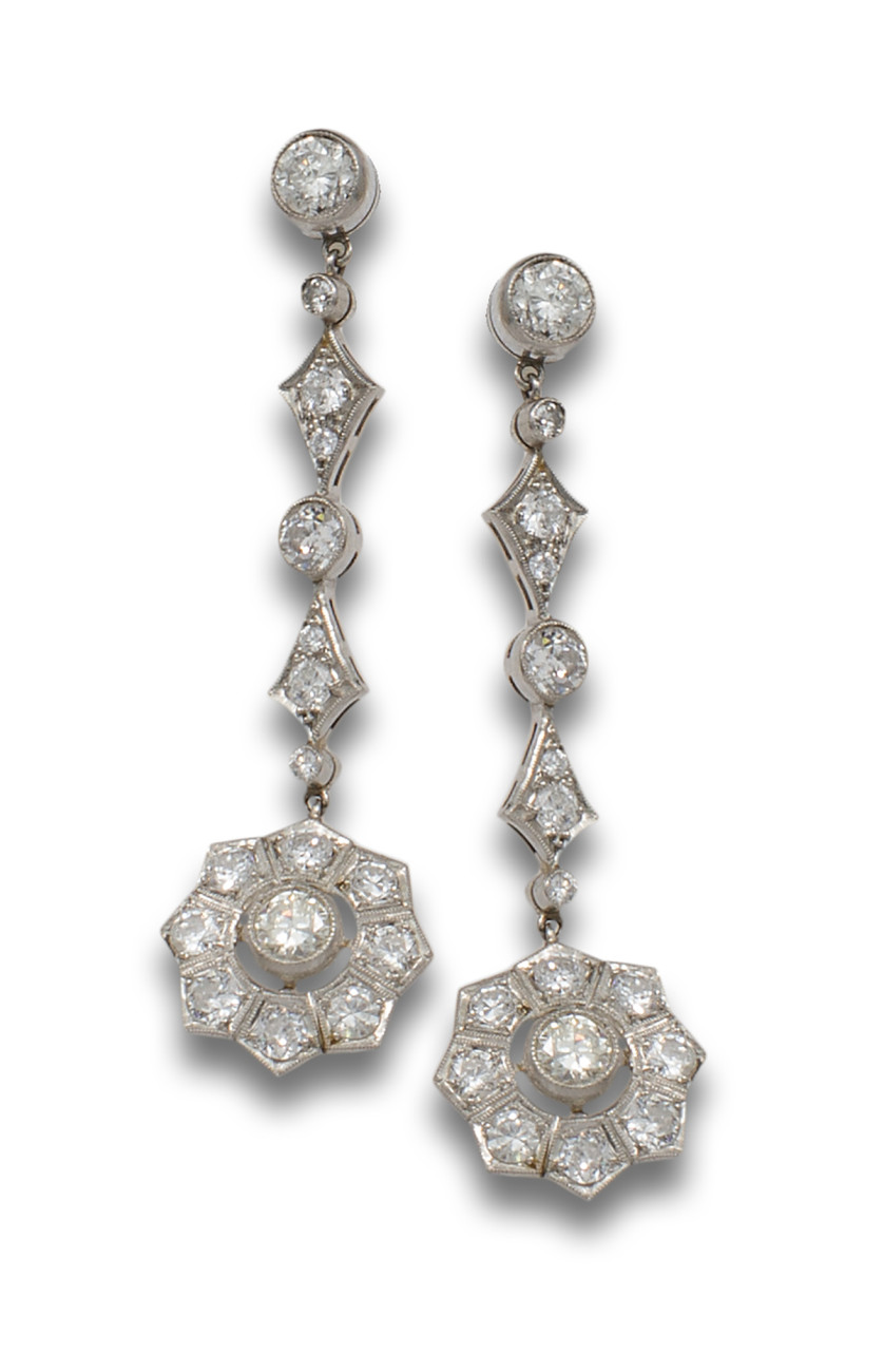 PENDIENTES-LARGOS-ESTILO-ANTIGUO-DE-DIAMANTES-Y-PLATINO-8